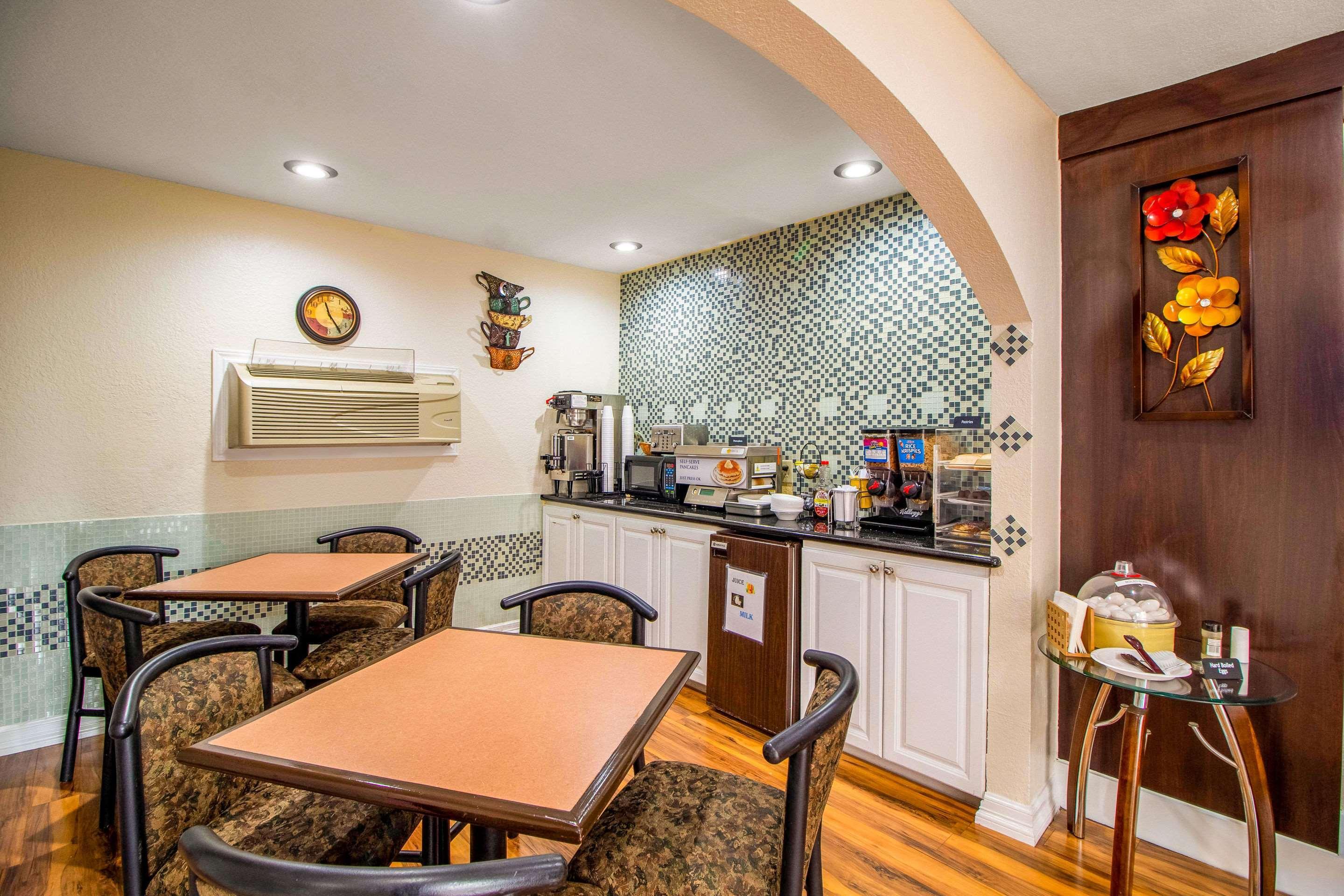 Rodeway Inn & Suites Houston Near Medical Center Exteriör bild