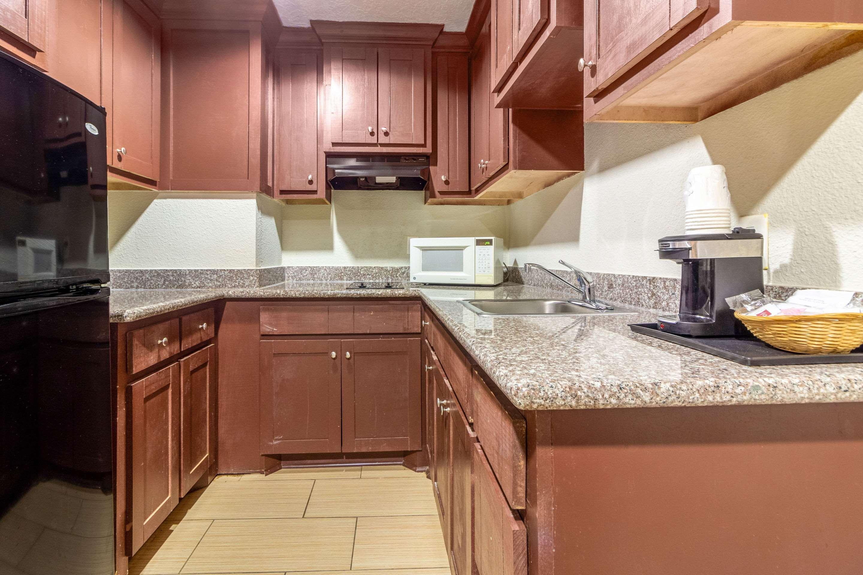 Rodeway Inn & Suites Houston Near Medical Center Exteriör bild
