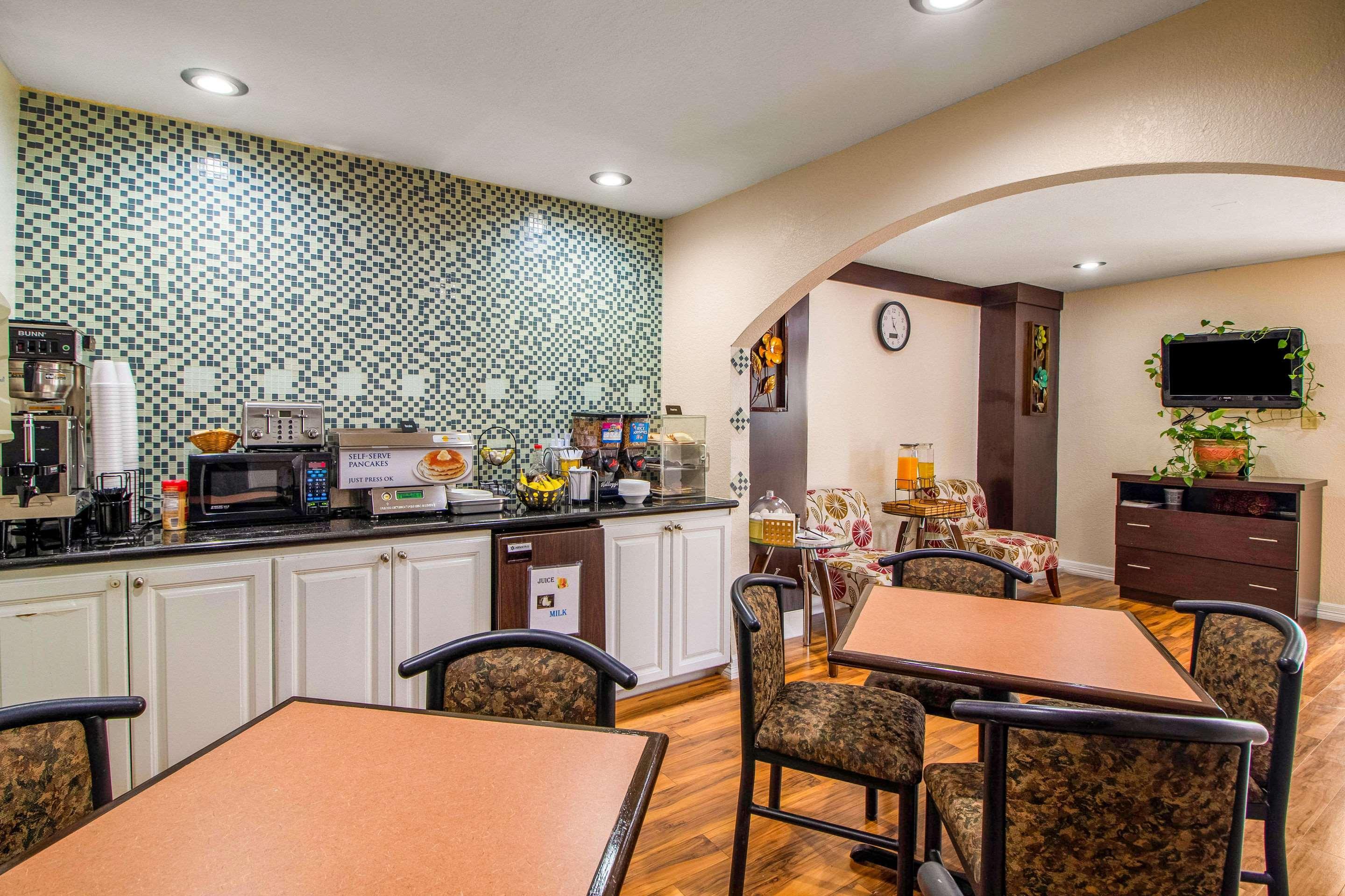 Rodeway Inn & Suites Houston Near Medical Center Exteriör bild