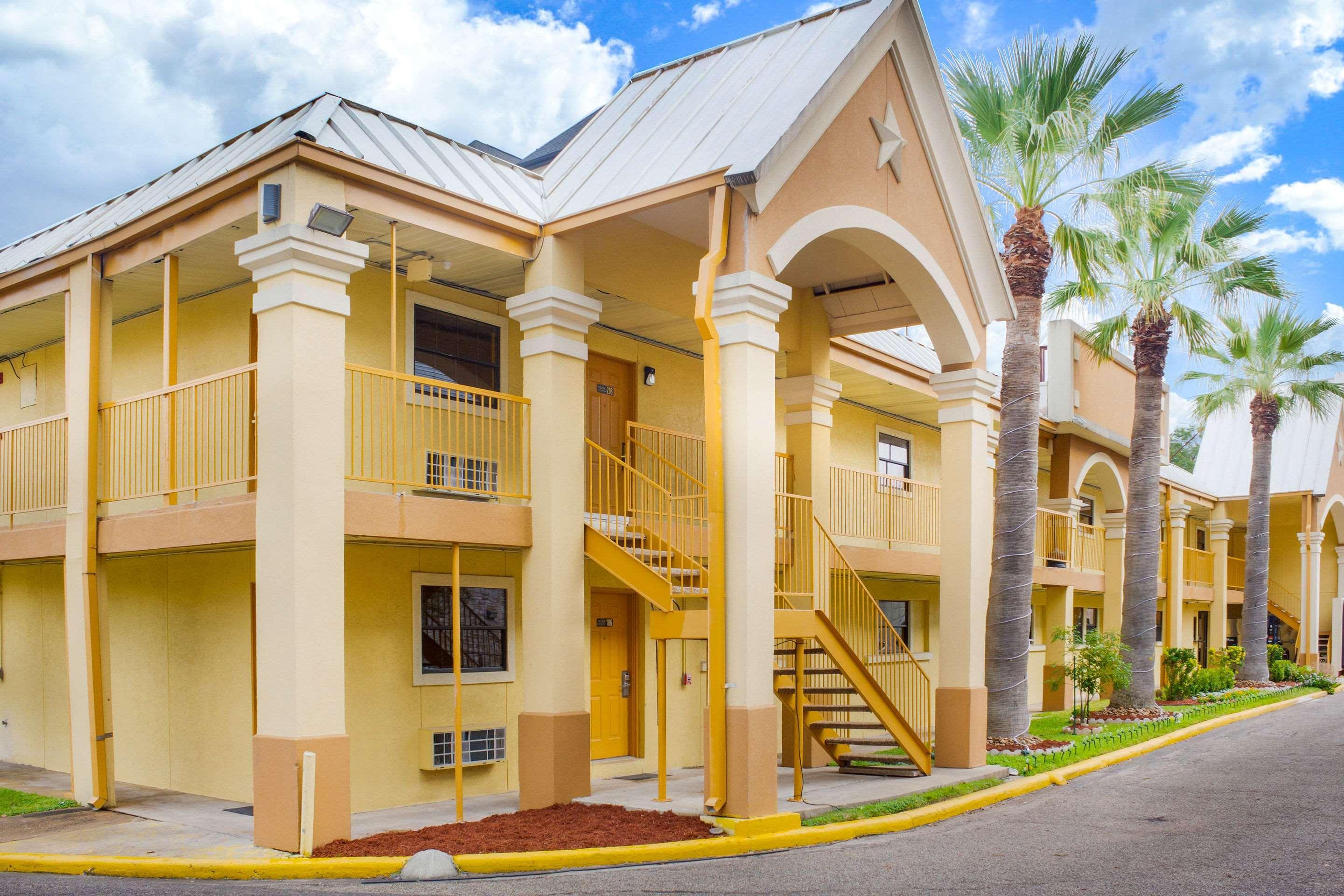 Rodeway Inn & Suites Houston Near Medical Center Exteriör bild