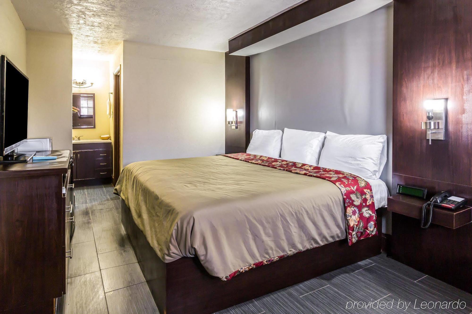 Rodeway Inn & Suites Houston Near Medical Center Exteriör bild