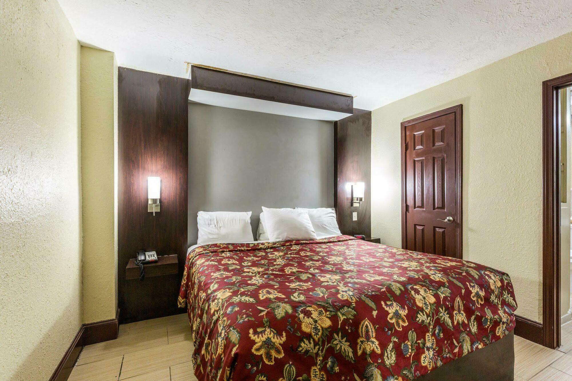 Rodeway Inn & Suites Houston Near Medical Center Exteriör bild