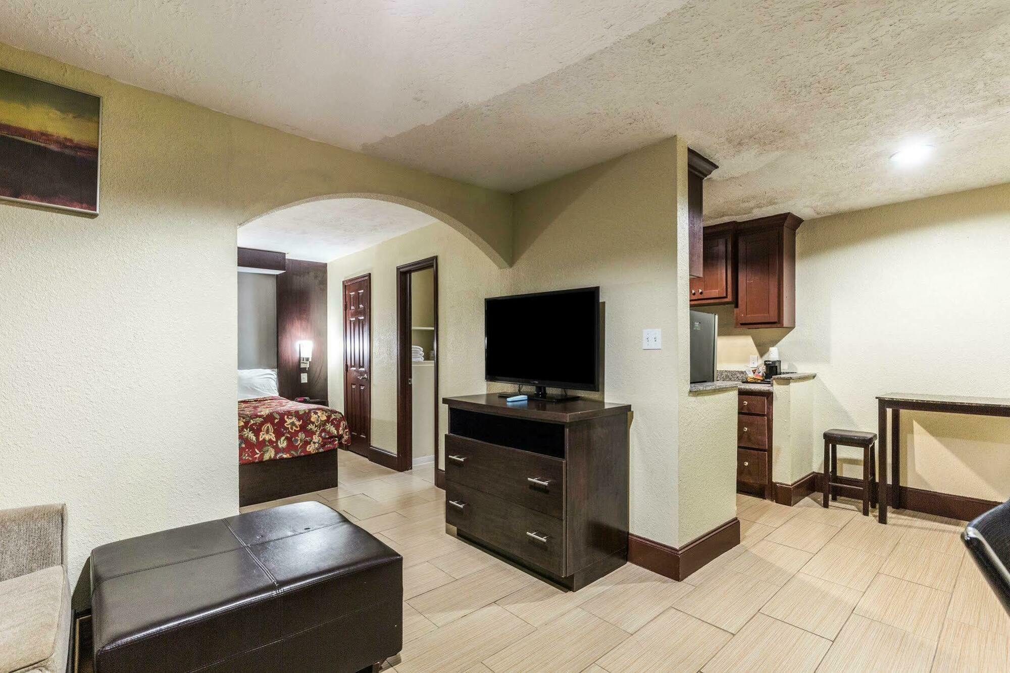 Rodeway Inn & Suites Houston Near Medical Center Exteriör bild