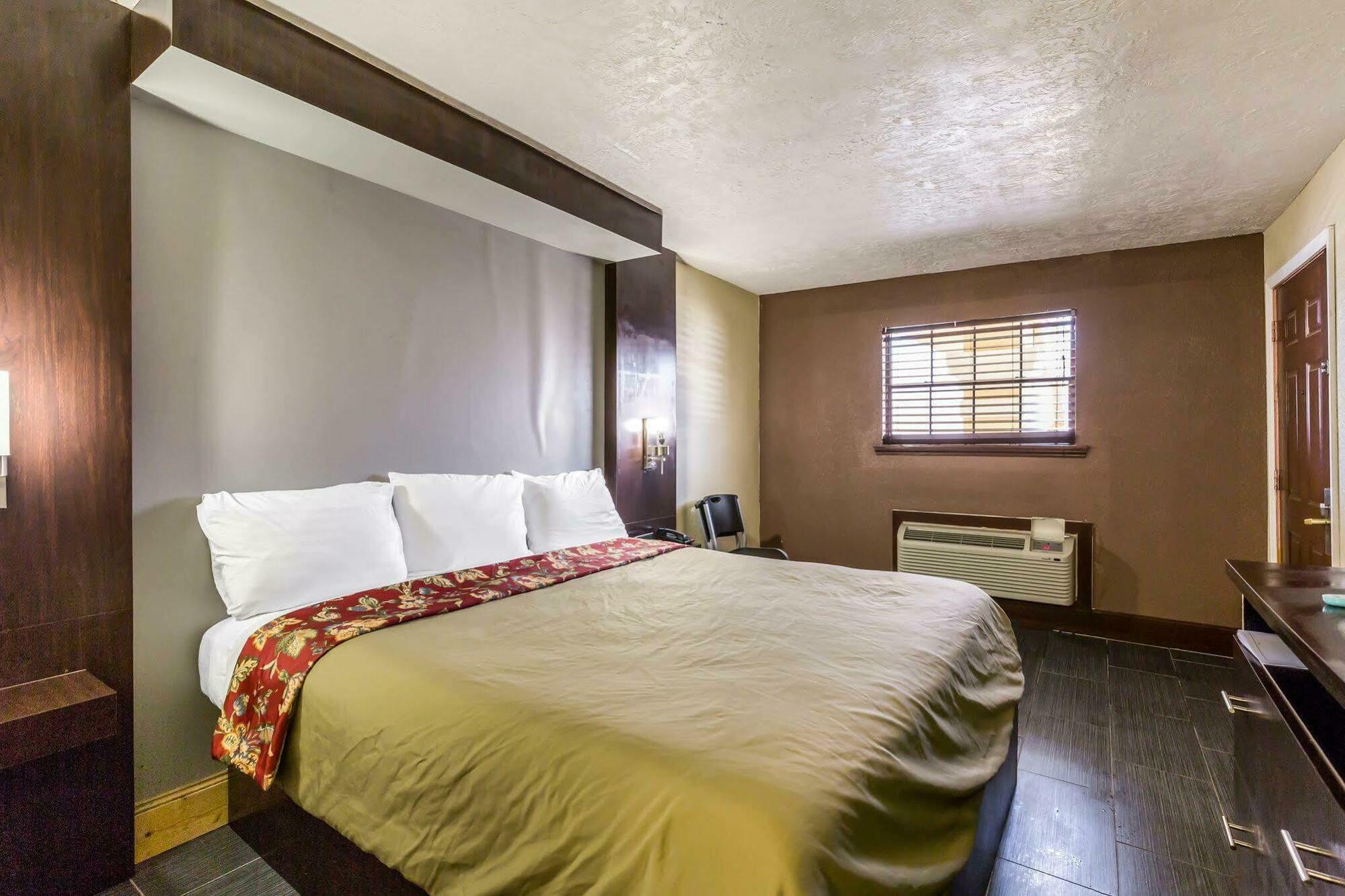Rodeway Inn & Suites Houston Near Medical Center Exteriör bild